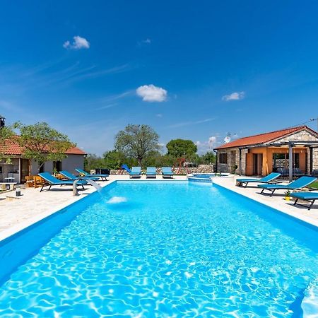 New! Promina Luxury Villa With 72Sqm Heated Pool, Jacuzzi, Infrared Sauna, Tennis Court, Media Room Bogatić Exteriör bild
