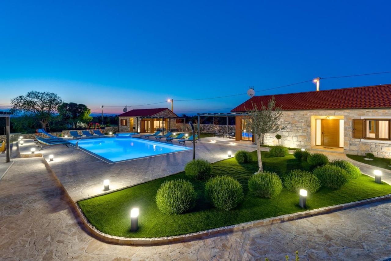 New! Promina Luxury Villa With 72Sqm Heated Pool, Jacuzzi, Infrared Sauna, Tennis Court, Media Room Bogatić Exteriör bild
