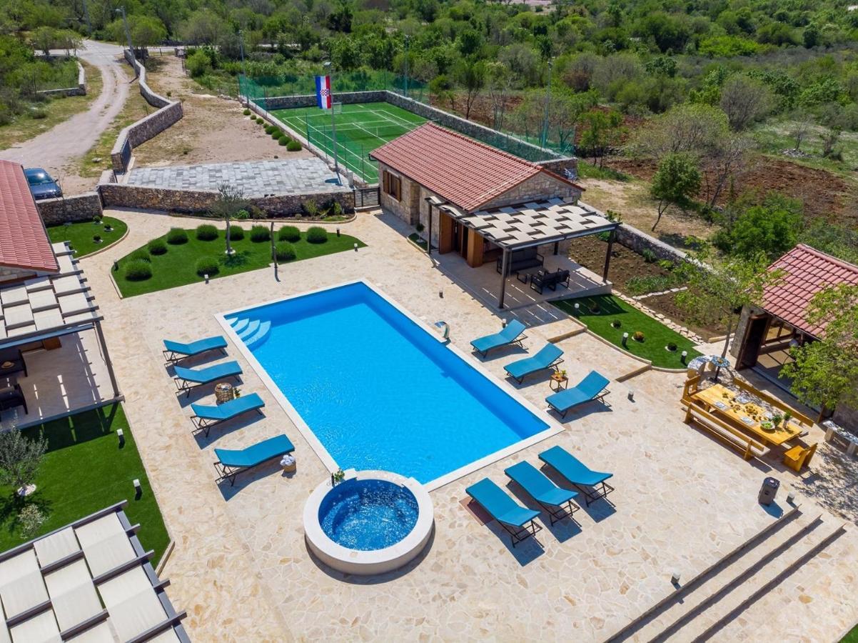 New! Promina Luxury Villa With 72Sqm Heated Pool, Jacuzzi, Infrared Sauna, Tennis Court, Media Room Bogatić Exteriör bild