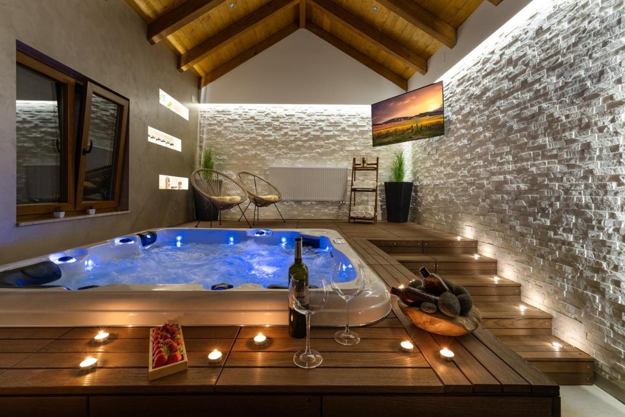 New! Promina Luxury Villa With 72Sqm Heated Pool, Jacuzzi, Infrared Sauna, Tennis Court, Media Room Bogatić Exteriör bild