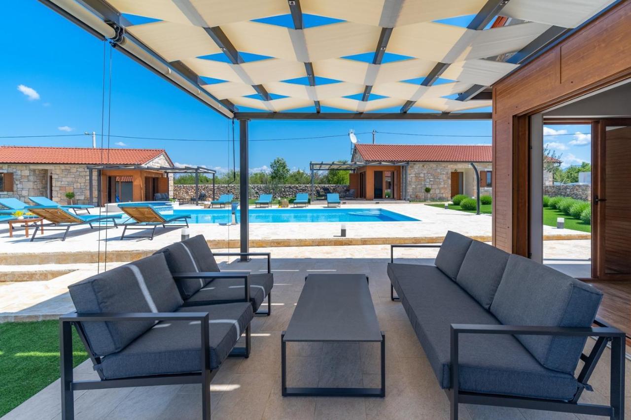 New! Promina Luxury Villa With 72Sqm Heated Pool, Jacuzzi, Infrared Sauna, Tennis Court, Media Room Bogatić Exteriör bild