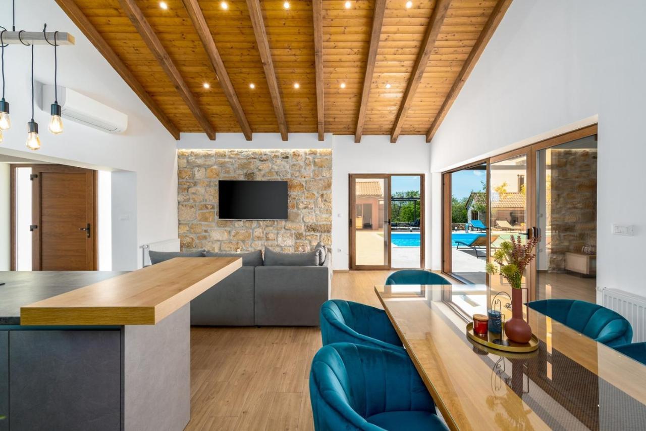 New! Promina Luxury Villa With 72Sqm Heated Pool, Jacuzzi, Infrared Sauna, Tennis Court, Media Room Bogatić Exteriör bild