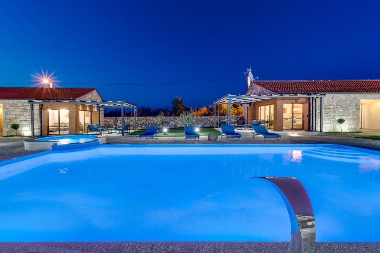 New! Promina Luxury Villa With 72Sqm Heated Pool, Jacuzzi, Infrared Sauna, Tennis Court, Media Room Bogatić Exteriör bild